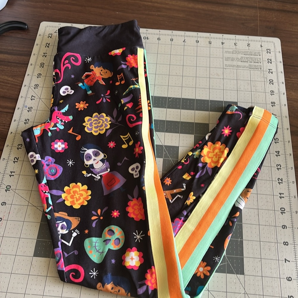 Disney Coco leggings Size S